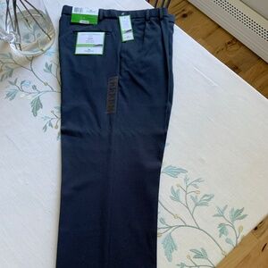 Brand new withbtags MENS DOCKERS GOLF PERFORMANCE PANTS
